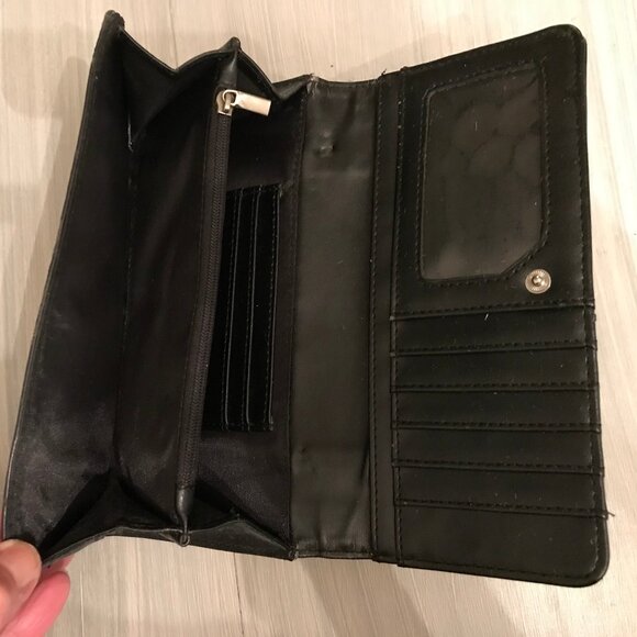 Mia DeLuca Ladies Black Wallet $5.00 AS AN ADD ON - Picture 3 of 5